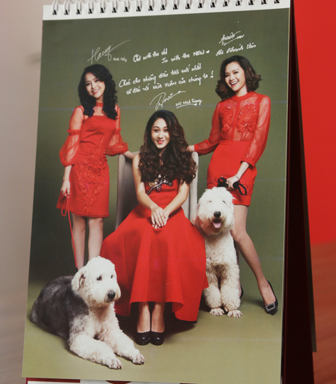 Hoài Anh đọ sắc cùng BTV trẻ nhất của bản tin Thời sự